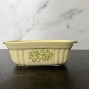 VINTAGE Pfaltzgraff 1983 FTDA 16 oz Casserole Bread Loaf Dish Yellow/ Soft Gold